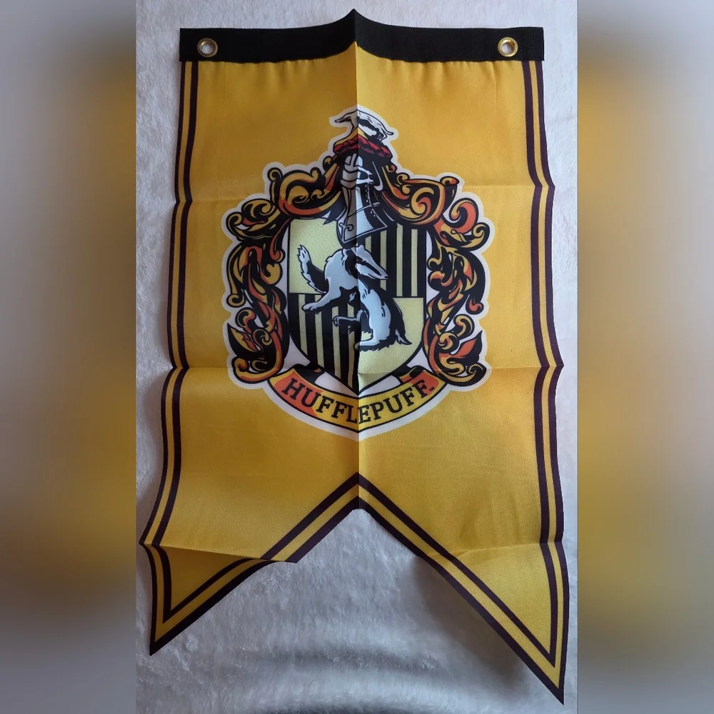 Hufflepuff House Banner - Yellow and Black Crest